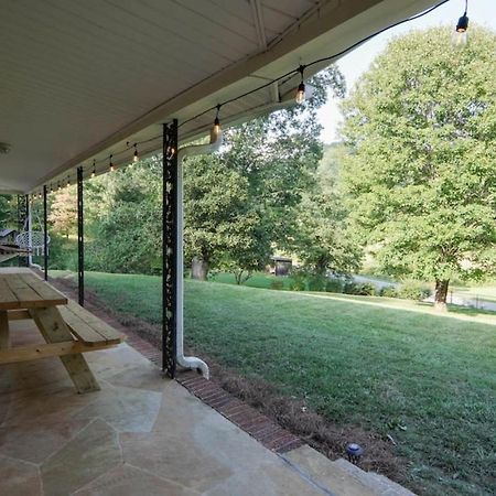 Trail-Ready Retreat Near Waterfalls W/ Hot Tub Brevard Exterior foto